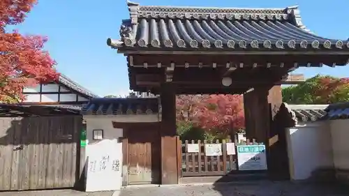 長興院の山門・神門