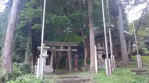 湯野上温泉神社の建物その他