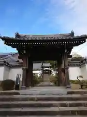 随念寺の山門