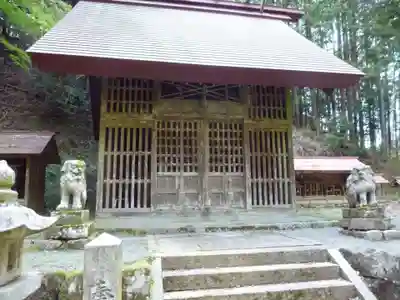 伊智布西神社の本殿・本堂
