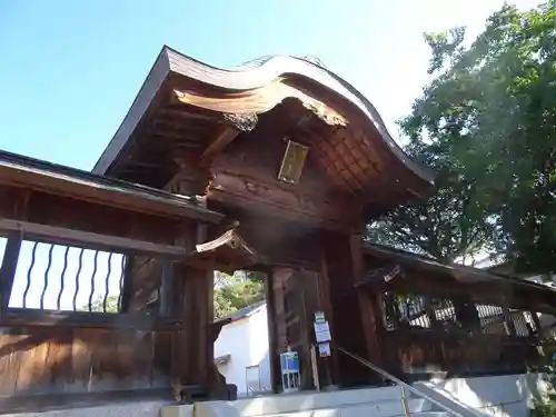 饒津神社の山門