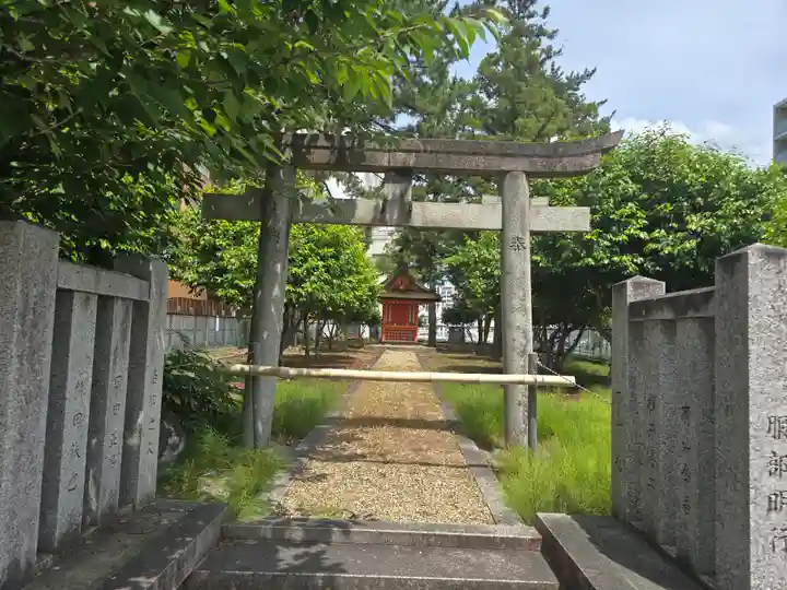 西大寺石落神社本殿(奈良県)