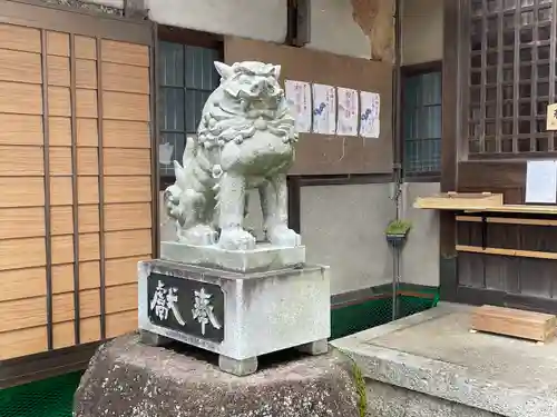 神明神社の狛犬