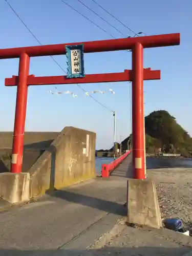 白山神社の鳥居