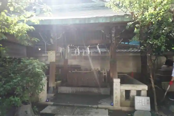 小野照崎神社の手水舎