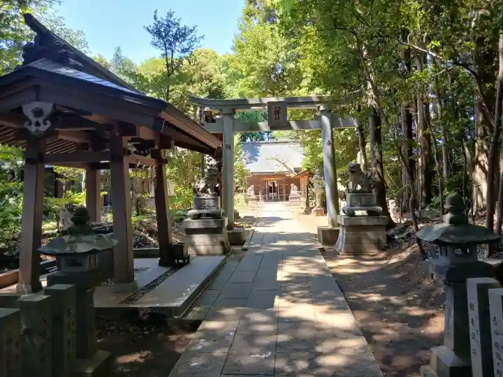 八幡社の{uncategorized: "未分類", other: "その他", undefined: "問題あり", building: "その他建物", grave: "お墓", sacred_gate: "鳥居", guardian: "狛犬", statue: "像", buddha: "仏像", history: "歴史", nature: "自然", garden: "庭園", animal: "動物", pagoda: "塔", temizu: "手水舎", mountain_gate: "山門・神門", sanctuary: "本殿・本堂", subordinate: "末社・摂社", art: "芸術", scenery: "景色", jizo: "地蔵", ema: "絵馬", goshuin: "御朱印", omikuji: "おみくじ", items: "授与品その他", amulet: "お守り", goshuincho: "御朱印帳", eats: "食事", festival: "お祭り", votive_dance: "神楽", shichigosan: "七五三参", wedding: "結婚式", experience: "体験その他", initially: "初詣", around: "周辺", anti_infection: "感染症対策"}