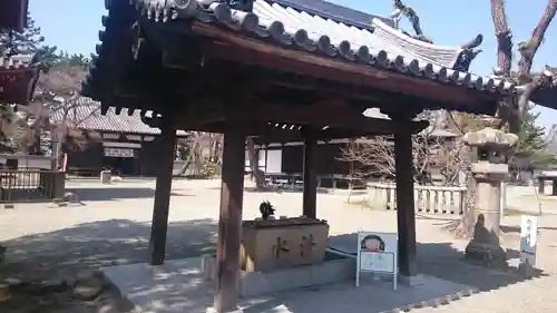 鶴林寺の手水舎
