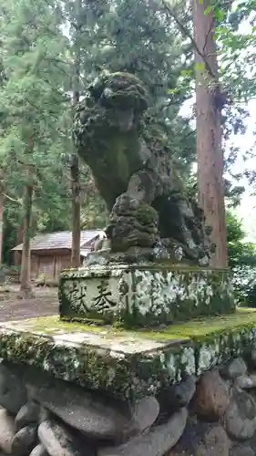 健武山神社の狛犬