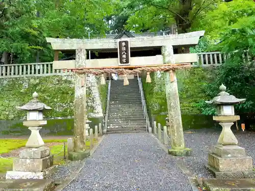 事任八幡宮の鳥居