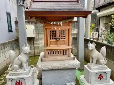 稲荷神社の{uncategorized: "未分類", other: "その他", undefined: "問題あり", building: "その他建物", grave: "お墓", sacred_gate: "鳥居", guardian: "狛犬", statue: "像", buddha: "仏像", history: "歴史", nature: "自然", garden: "庭園", animal: "動物", pagoda: "塔", temizu: "手水舎", mountain_gate: "山門・神門", sanctuary: "本殿・本堂", subordinate: "末社・摂社", art: "芸術", scenery: "景色", jizo: "地蔵", ema: "絵馬", goshuin: "御朱印", omikuji: "おみくじ", items: "授与品その他", amulet: "お守り", goshuincho: "御朱印帳", eats: "食事", festival: "お祭り", votive_dance: "神楽", shichigosan: "七五三参", wedding: "結婚式", experience: "体験その他", initially: "初詣", around: "周辺", anti_infection: "感染症対策"}