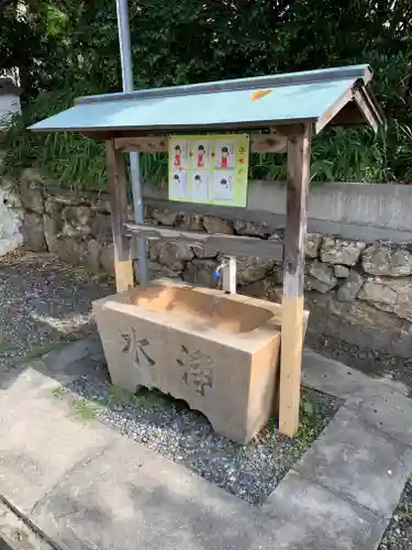 神明神社の手水舎