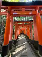 伏見稲荷大社 御膳谷奉拝所の{uncategorized: "未分類", other: "その他", undefined: "問題あり", building: "その他建物", grave: "お墓", sacred_gate: "鳥居", guardian: "狛犬", statue: "像", buddha: "仏像", history: "歴史", nature: "自然", garden: "庭園", animal: "動物", pagoda: "塔", temizu: "手水舎", mountain_gate: "山門・神門", sanctuary: "本殿・本堂", subordinate: "末社・摂社", art: "芸術", scenery: "景色", jizo: "地蔵", ema: "絵馬", goshuin: "御朱印", omikuji: "おみくじ", items: "授与品その他", amulet: "お守り", goshuincho: "御朱印帳", eats: "食事", festival: "お祭り", votive_dance: "神楽", shichigosan: "七五三参", wedding: "結婚式", experience: "体験その他", initially: "初詣", around: "周辺", anti_infection: "感染症対策"}