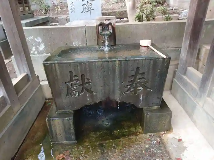 前原御嶽神社の手水舎