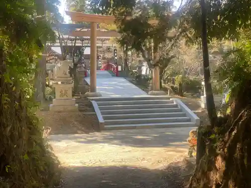 伊太祁曽神社の{uncategorized: "未分類", other: "その他", undefined: "問題あり", building: "その他建物", grave: "お墓", sacred_gate: "鳥居", guardian: "狛犬", statue: "像", buddha: "仏像", history: "歴史", nature: "自然", garden: "庭園", animal: "動物", pagoda: "塔", temizu: "手水舎", mountain_gate: "山門・神門", sanctuary: "本殿・本堂", subordinate: "末社・摂社", art: "芸術", scenery: "景色", jizo: "地蔵", ema: "絵馬", goshuin: "御朱印", omikuji: "おみくじ", items: "授与品その他", amulet: "お守り", goshuincho: "御朱印帳", eats: "食事", festival: "お祭り", votive_dance: "神楽", shichigosan: "七五三参", wedding: "結婚式", experience: "体験その他", initially: "初詣", around: "周辺", anti_infection: "感染症対策"}