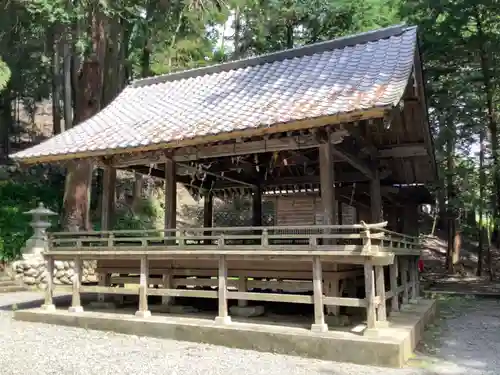 武田八幡宮の本殿