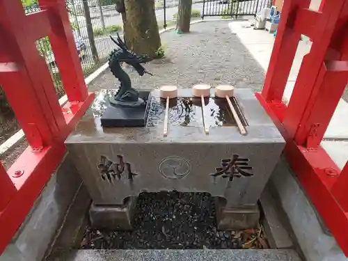 南大沢八幡神社の手水舎