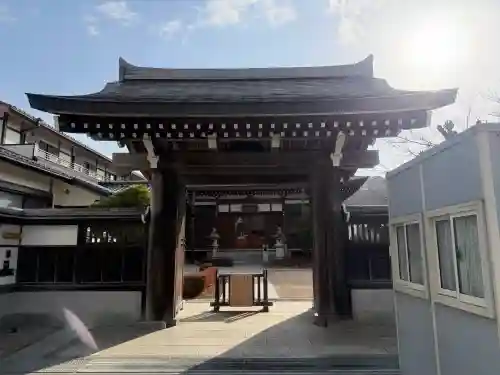 妙長寺の{uncategorized: "未分類", other: "その他", undefined: "問題あり", building: "その他建物", grave: "お墓", sacred_gate: "鳥居", guardian: "狛犬", statue: "像", buddha: "仏像", history: "歴史", nature: "自然", garden: "庭園", animal: "動物", pagoda: "塔", temizu: "手水舎", mountain_gate: "山門・神門", sanctuary: "本殿・本堂", subordinate: "末社・摂社", art: "芸術", scenery: "景色", jizo: "地蔵", ema: "絵馬", goshuin: "御朱印", omikuji: "おみくじ", items: "授与品その他", amulet: "お守り", goshuincho: "御朱印帳", eats: "食事", festival: "お祭り", votive_dance: "神楽", shichigosan: "七五三参", wedding: "結婚式", experience: "体験その他", initially: "初詣", around: "周辺", anti_infection: "感染症対策"}