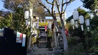 横浜御嶽神社の鳥居