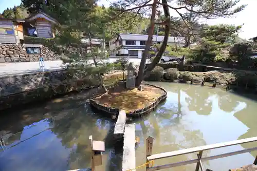 須我神社の庭園