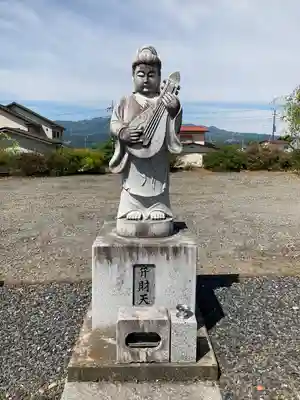 興禅寺の像
