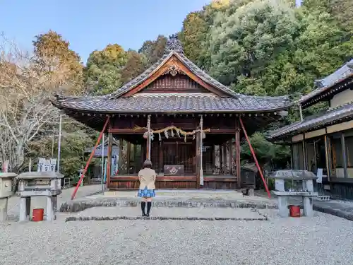 曽野稲荷神社の本殿