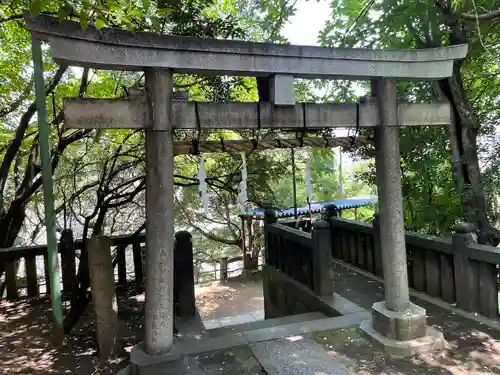 諏方神社の鳥居