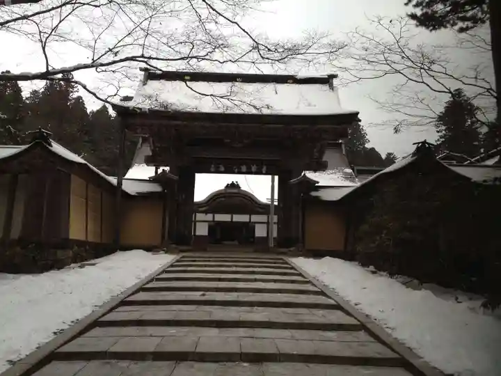 高野山金剛峯寺の山門・神門