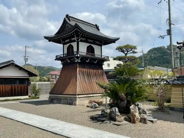 専明寺の{uncategorized: "未分類", other: "その他", undefined: "問題あり", building: "その他建物", grave: "お墓", sacred_gate: "鳥居", guardian: "狛犬", statue: "像", buddha: "仏像", history: "歴史", nature: "自然", garden: "庭園", animal: "動物", pagoda: "塔", temizu: "手水舎", mountain_gate: "山門・神門", sanctuary: "本殿・本堂", subordinate: "末社・摂社", art: "芸術", scenery: "景色", jizo: "地蔵", ema: "絵馬", goshuin: "御朱印", omikuji: "おみくじ", items: "授与品その他", amulet: "お守り", goshuincho: "御朱印帳", eats: "食事", festival: "お祭り", votive_dance: "神楽", shichigosan: "七五三参", wedding: "結婚式", experience: "体験その他", initially: "初詣", around: "周辺", anti_infection: "感染症対策"}