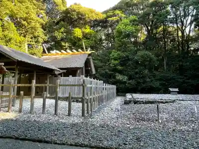 伊雜宮（皇大神宮別宮）の{uncategorized: "未分類", other: "その他", undefined: "問題あり", building: "その他建物", grave: "お墓", sacred_gate: "鳥居", guardian: "狛犬", statue: "像", buddha: "仏像", history: "歴史", nature: "自然", garden: "庭園", animal: "動物", pagoda: "塔", temizu: "手水舎", mountain_gate: "山門・神門", sanctuary: "本殿・本堂", subordinate: "末社・摂社", art: "芸術", scenery: "景色", jizo: "地蔵", ema: "絵馬", goshuin: "御朱印", omikuji: "おみくじ", items: "授与品その他", amulet: "お守り", goshuincho: "御朱印帳", eats: "食事", festival: "お祭り", votive_dance: "神楽", shichigosan: "七五三参", wedding: "結婚式", experience: "体験その他", initially: "初詣", around: "周辺", anti_infection: "感染症対策"}
