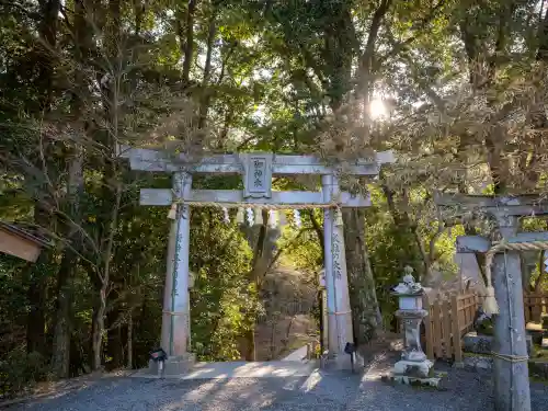 武雄神社の{uncategorized: "未分類", other: "その他", undefined: "問題あり", building: "その他建物", grave: "お墓", sacred_gate: "鳥居", guardian: "狛犬", statue: "像", buddha: "仏像", history: "歴史", nature: "自然", garden: "庭園", animal: "動物", pagoda: "塔", temizu: "手水舎", mountain_gate: "山門・神門", sanctuary: "本殿・本堂", subordinate: "末社・摂社", art: "芸術", scenery: "景色", jizo: "地蔵", ema: "絵馬", goshuin: "御朱印", omikuji: "おみくじ", items: "授与品その他", amulet: "お守り", goshuincho: "御朱印帳", eats: "食事", festival: "お祭り", votive_dance: "神楽", shichigosan: "七五三参", wedding: "結婚式", experience: "体験その他", initially: "初詣", around: "周辺", anti_infection: "感染症対策"}