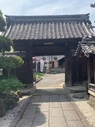 本覚寺の山門