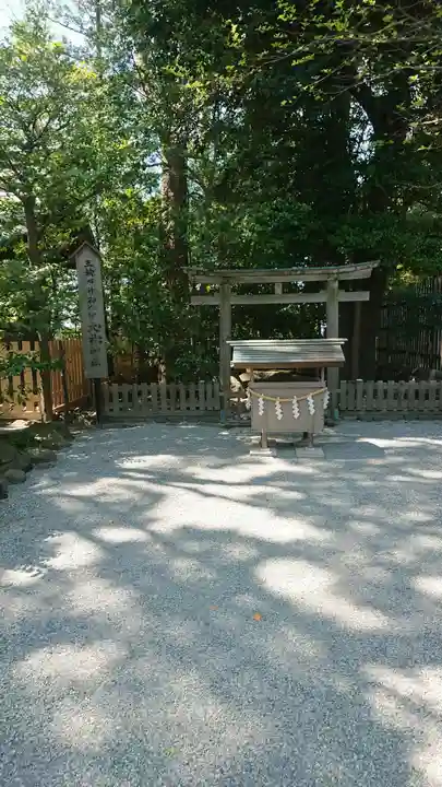 伊勢山皇大神宮の鳥居