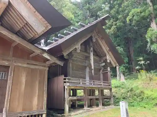 麻績神明宮の本殿・本堂