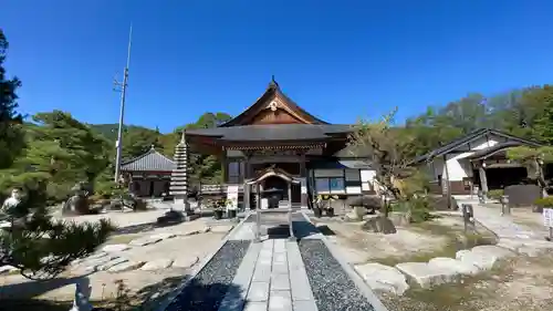 信濃比叡廣拯院の本殿・本堂