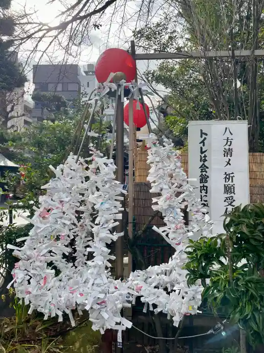 桜神宮の{uncategorized: "未分類", other: "その他", undefined: "問題あり", building: "その他建物", grave: "お墓", sacred_gate: "鳥居", guardian: "狛犬", statue: "像", buddha: "仏像", history: "歴史", nature: "自然", garden: "庭園", animal: "動物", pagoda: "塔", temizu: "手水舎", mountain_gate: "山門・神門", sanctuary: "本殿・本堂", subordinate: "末社・摂社", art: "芸術", scenery: "景色", jizo: "地蔵", ema: "絵馬", goshuin: "御朱印", omikuji: "おみくじ", items: "授与品その他", amulet: "お守り", goshuincho: "御朱印帳", eats: "食事", festival: "お祭り", votive_dance: "神楽", shichigosan: "七五三参", wedding: "結婚式", experience: "体験その他", initially: "初詣", around: "周辺", anti_infection: "感染症対策"}