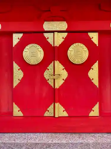 三囲神社（三圍神社）日本橋摂社の{uncategorized: "未分類", other: "その他", undefined: "問題あり", building: "その他建物", grave: "お墓", sacred_gate: "鳥居", guardian: "狛犬", statue: "像", buddha: "仏像", history: "歴史", nature: "自然", garden: "庭園", animal: "動物", pagoda: "塔", temizu: "手水舎", mountain_gate: "山門・神門", sanctuary: "本殿・本堂", subordinate: "末社・摂社", art: "芸術", scenery: "景色", jizo: "地蔵", ema: "絵馬", goshuin: "御朱印", omikuji: "おみくじ", items: "授与品その他", amulet: "お守り", goshuincho: "御朱印帳", eats: "食事", festival: "お祭り", votive_dance: "神楽", shichigosan: "七五三参", wedding: "結婚式", experience: "体験その他", initially: "初詣", around: "周辺", anti_infection: "感染症対策"}