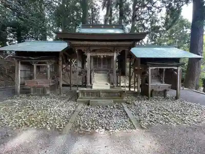 日枝神社 (甲南町稗谷)の{uncategorized: "未分類", other: "その他", undefined: "問題あり", building: "その他建物", grave: "お墓", sacred_gate: "鳥居", guardian: "狛犬", statue: "像", buddha: "仏像", history: "歴史", nature: "自然", garden: "庭園", animal: "動物", pagoda: "塔", temizu: "手水舎", mountain_gate: "山門・神門", sanctuary: "本殿・本堂", subordinate: "末社・摂社", art: "芸術", scenery: "景色", jizo: "地蔵", ema: "絵馬", goshuin: "御朱印", omikuji: "おみくじ", items: "授与品その他", amulet: "お守り", goshuincho: "御朱印帳", eats: "食事", festival: "お祭り", votive_dance: "神楽", shichigosan: "七五三参", wedding: "結婚式", experience: "体験その他", initially: "初詣", around: "周辺", anti_infection: "感染症対策"}
