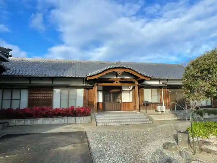 献忠寺の{uncategorized: "未分類", other: "その他", undefined: "問題あり", building: "その他建物", grave: "お墓", sacred_gate: "鳥居", guardian: "狛犬", statue: "像", buddha: "仏像", history: "歴史", nature: "自然", garden: "庭園", animal: "動物", pagoda: "塔", temizu: "手水舎", mountain_gate: "山門・神門", sanctuary: "本殿・本堂", subordinate: "末社・摂社", art: "芸術", scenery: "景色", jizo: "地蔵", ema: "絵馬", goshuin: "御朱印", omikuji: "おみくじ", items: "授与品その他", amulet: "お守り", goshuincho: "御朱印帳", eats: "食事", festival: "お祭り", votive_dance: "神楽", shichigosan: "七五三参", wedding: "結婚式", experience: "体験その他", initially: "初詣", around: "周辺", anti_infection: "感染症対策"}