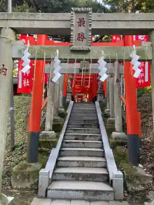 大杉神社 境内社 勝馬神社の{uncategorized: "未分類", other: "その他", undefined: "問題あり", building: "その他建物", grave: "お墓", sacred_gate: "鳥居", guardian: "狛犬", statue: "像", buddha: "仏像", history: "歴史", nature: "自然", garden: "庭園", animal: "動物", pagoda: "塔", temizu: "手水舎", mountain_gate: "山門・神門", sanctuary: "本殿・本堂", subordinate: "末社・摂社", art: "芸術", scenery: "景色", jizo: "地蔵", ema: "絵馬", goshuin: "御朱印", omikuji: "おみくじ", items: "授与品その他", amulet: "お守り", goshuincho: "御朱印帳", eats: "食事", festival: "お祭り", votive_dance: "神楽", shichigosan: "七五三参", wedding: "結婚式", experience: "体験その他", initially: "初詣", around: "周辺", anti_infection: "感染症対策"}