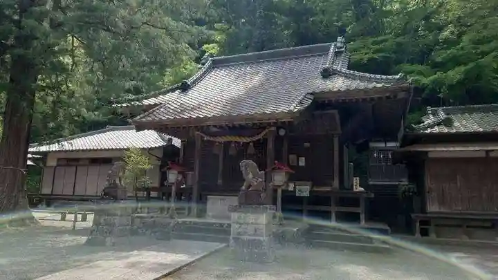 白瀧神社の本殿・本堂