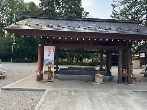 射水神社の手水舎