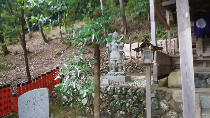 御髪神社の像