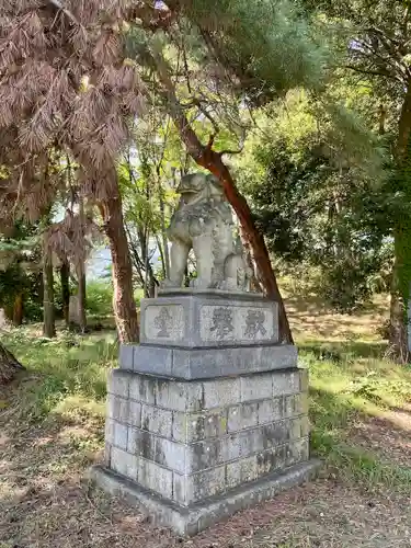 健御名方富命彦神別神社の狛犬