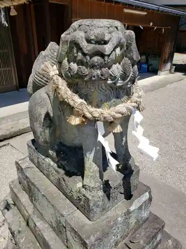 槌宮神社の狛犬