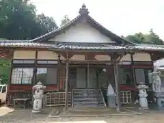 宝蔵寺の本殿