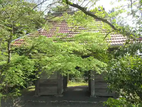 多禰寺の山門・神門