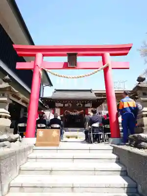 上宮地稲荷神社の{uncategorized: "未分類", other: "その他", undefined: "問題あり", building: "その他建物", grave: "お墓", sacred_gate: "鳥居", guardian: "狛犬", statue: "像", buddha: "仏像", history: "歴史", nature: "自然", garden: "庭園", animal: "動物", pagoda: "塔", temizu: "手水舎", mountain_gate: "山門・神門", sanctuary: "本殿・本堂", subordinate: "末社・摂社", art: "芸術", scenery: "景色", jizo: "地蔵", ema: "絵馬", goshuin: "御朱印", omikuji: "おみくじ", items: "授与品その他", amulet: "お守り", goshuincho: "御朱印帳", eats: "食事", festival: "お祭り", votive_dance: "神楽", shichigosan: "七五三参", wedding: "結婚式", experience: "体験その他", initially: "初詣", around: "周辺", anti_infection: "感染症対策"}