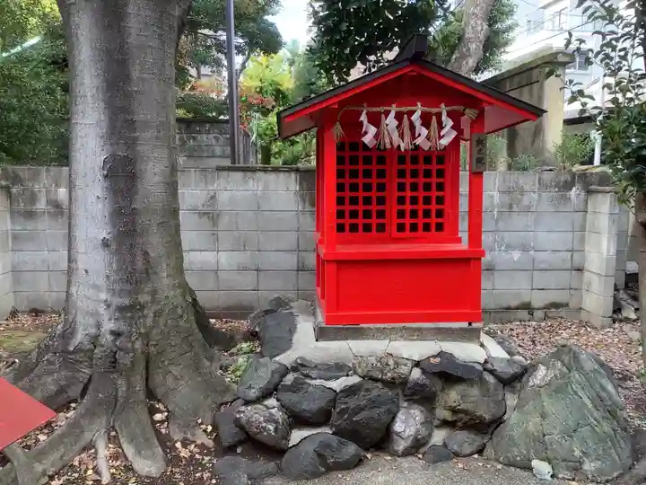 闇之森八幡社の末社・摂社