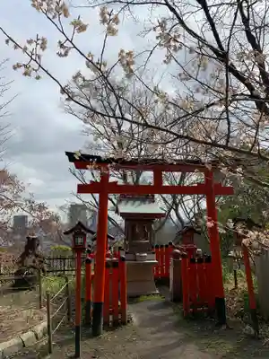 諏訪神社・諏訪山稲荷神社の末社・摂社