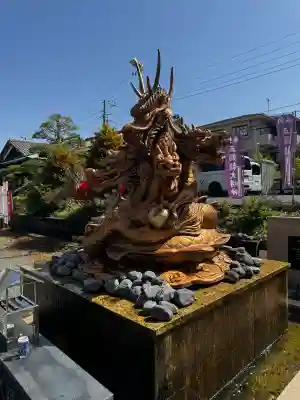 龍口明神社の{uncategorized: "未分類", other: "その他", undefined: "問題あり", building: "その他建物", grave: "お墓", sacred_gate: "鳥居", guardian: "狛犬", statue: "像", buddha: "仏像", history: "歴史", nature: "自然", garden: "庭園", animal: "動物", pagoda: "塔", temizu: "手水舎", mountain_gate: "山門・神門", sanctuary: "本殿・本堂", subordinate: "末社・摂社", art: "芸術", scenery: "景色", jizo: "地蔵", ema: "絵馬", goshuin: "御朱印", omikuji: "おみくじ", items: "授与品その他", amulet: "お守り", goshuincho: "御朱印帳", eats: "食事", festival: "お祭り", votive_dance: "神楽", shichigosan: "七五三参", wedding: "結婚式", experience: "体験その他", initially: "初詣", around: "周辺", anti_infection: "感染症対策"}